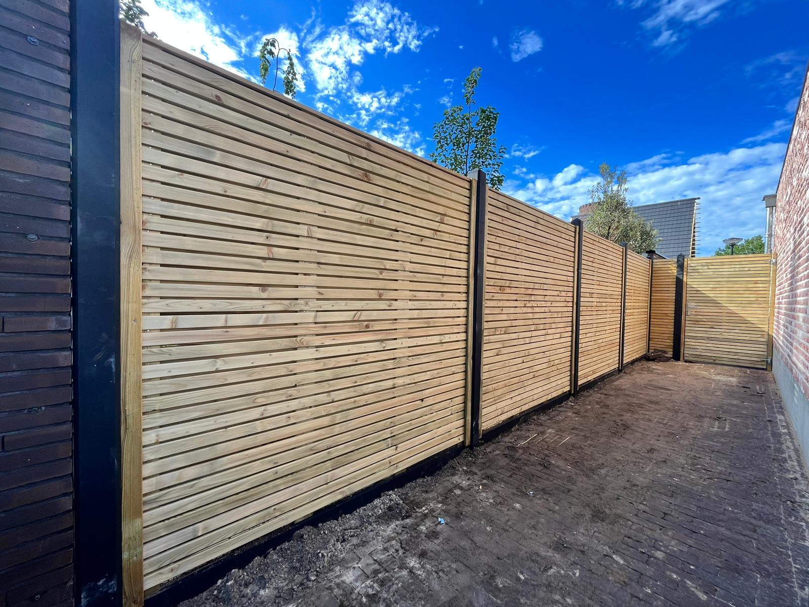 Slatted fencing